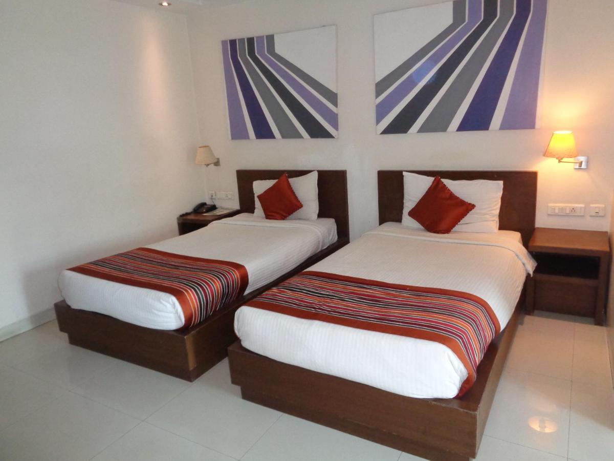 Orbit Hotel - Bagdogra エクステリア 写真