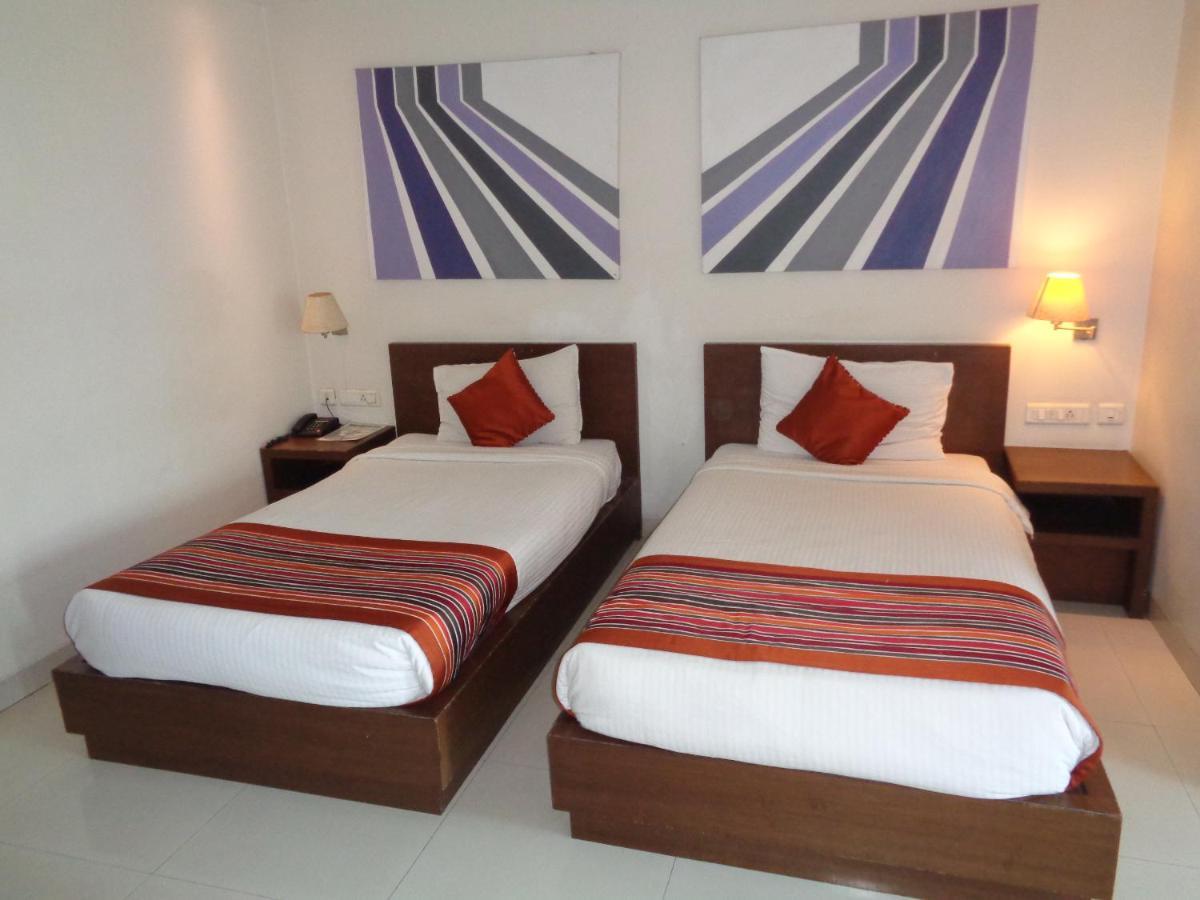 Orbit Hotel - Bagdogra エクステリア 写真
