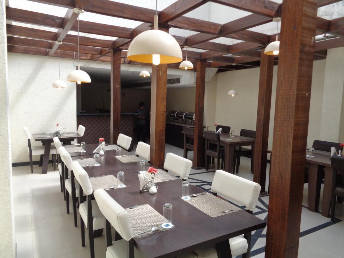 Orbit Hotel - Bagdogra エクステリア 写真