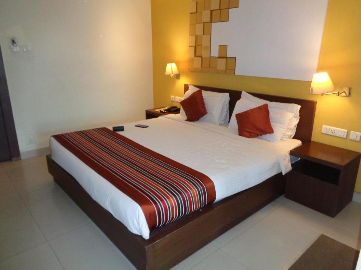 Orbit Hotel - Bagdogra エクステリア 写真