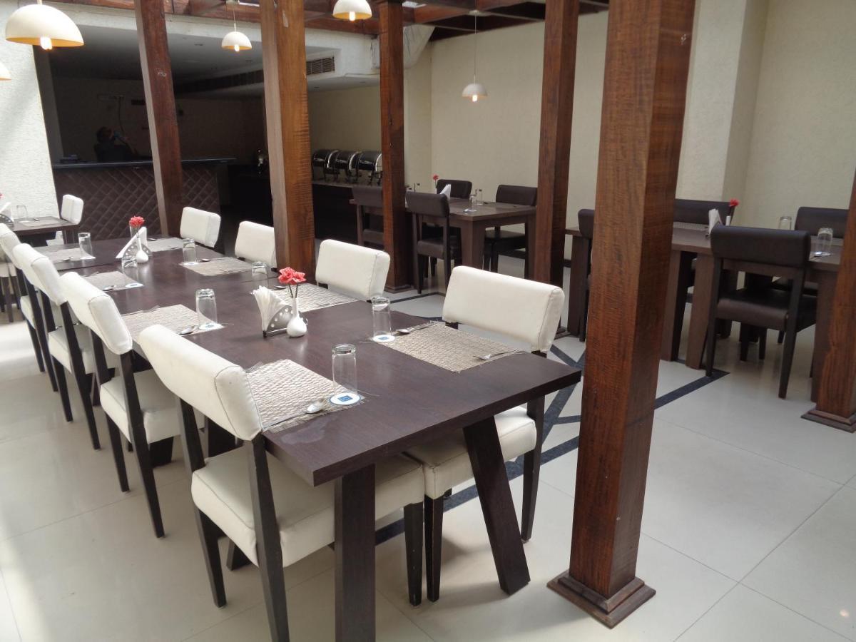 Orbit Hotel - Bagdogra エクステリア 写真