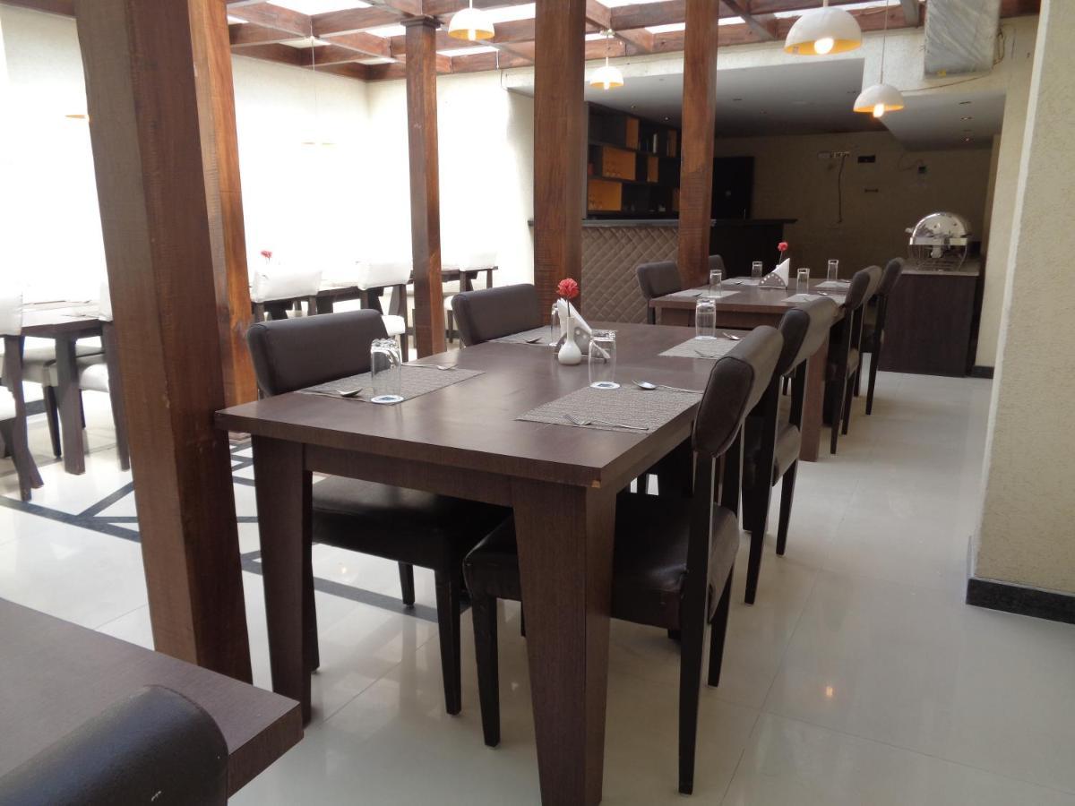 Orbit Hotel - Bagdogra エクステリア 写真