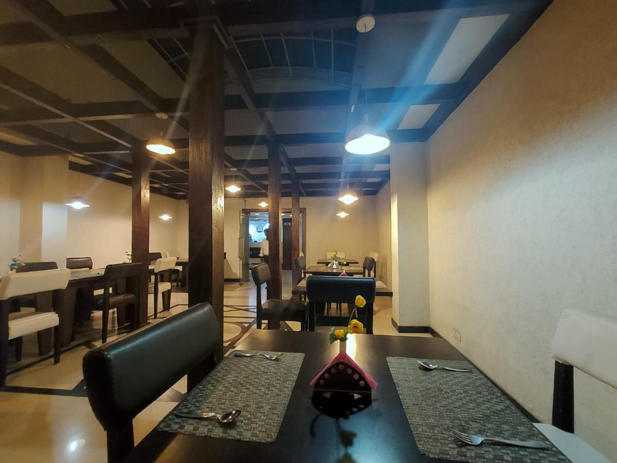 Orbit Hotel - Bagdogra エクステリア 写真
