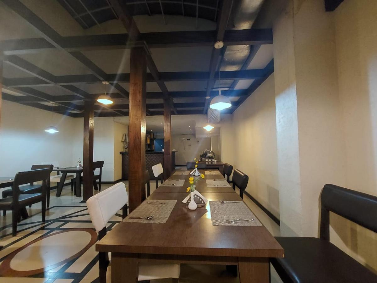 Orbit Hotel - Bagdogra エクステリア 写真
