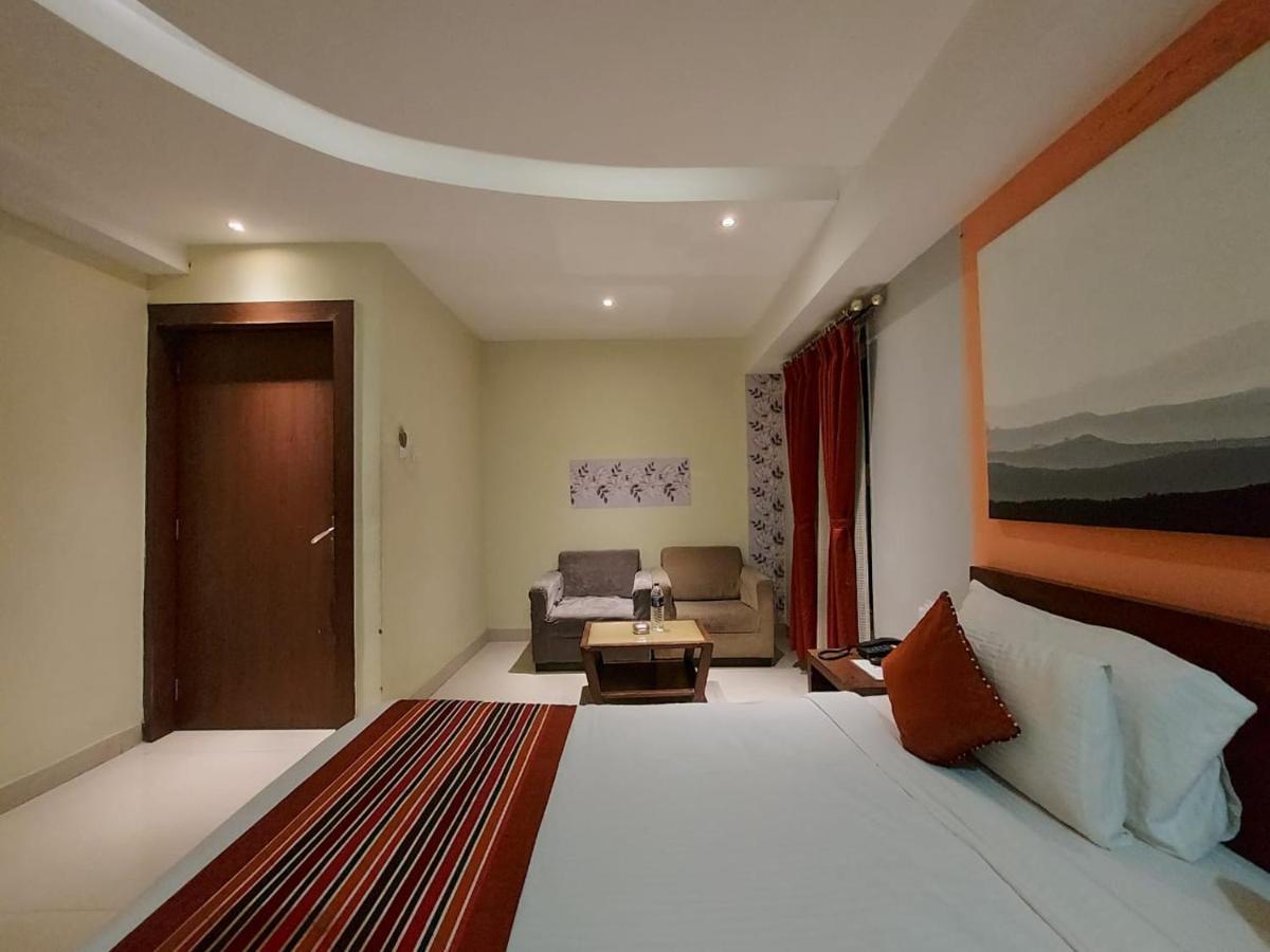 Orbit Hotel - Bagdogra エクステリア 写真