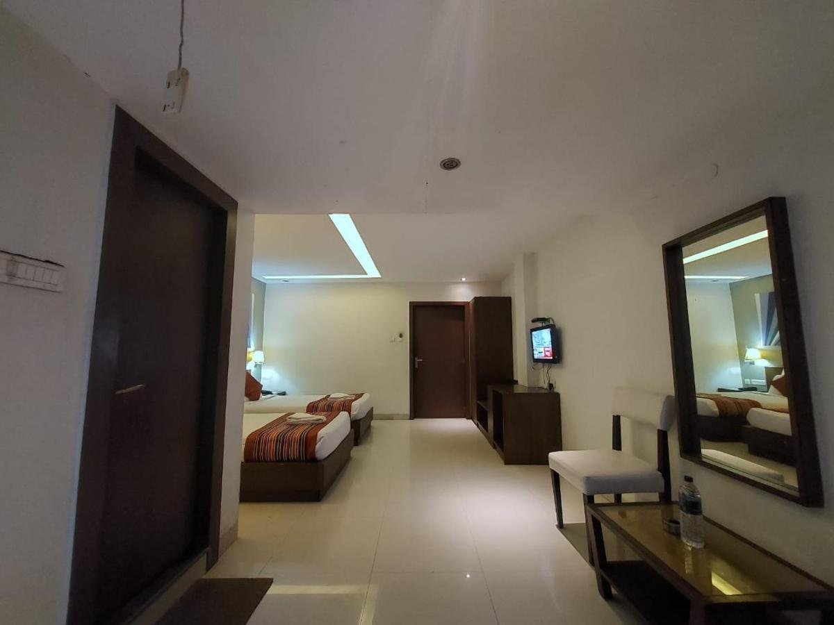 Orbit Hotel - Bagdogra エクステリア 写真