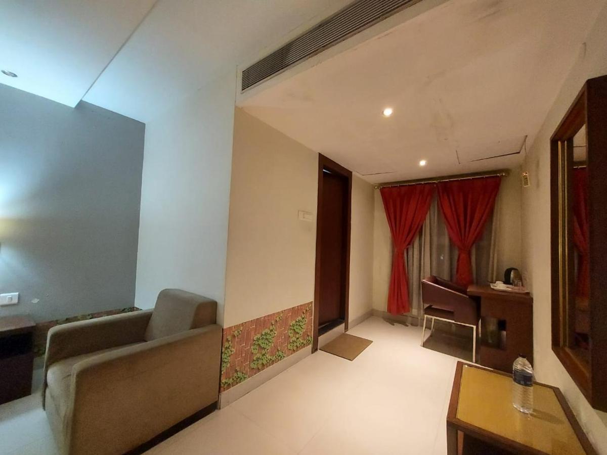 Orbit Hotel - Bagdogra エクステリア 写真