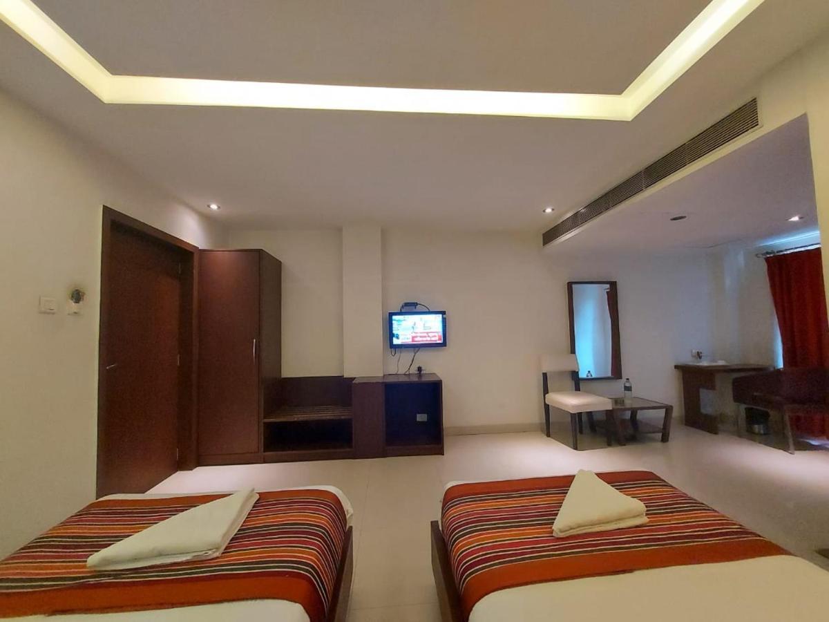 Orbit Hotel - Bagdogra エクステリア 写真